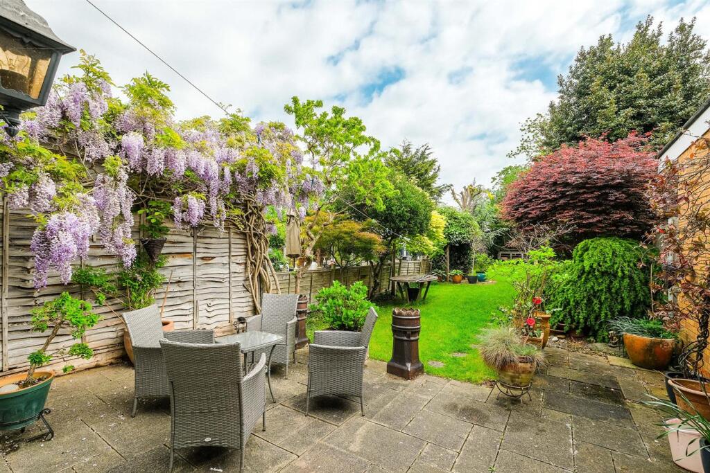 Ainslie Wood Gardens-30_web.jpg
