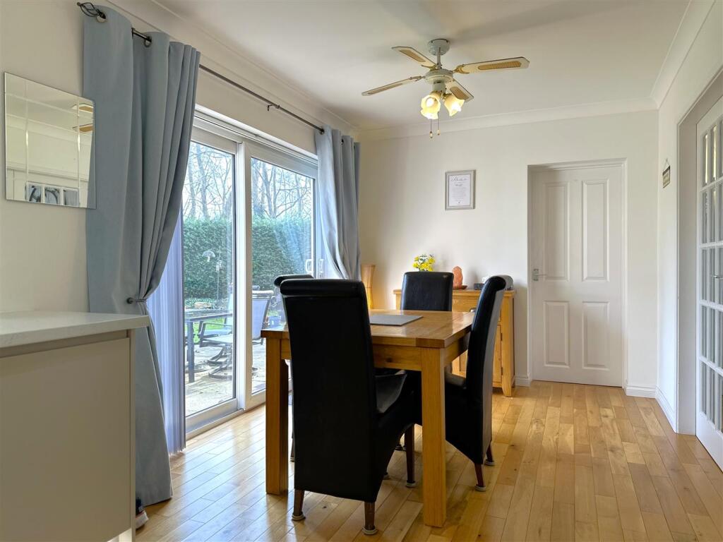 Dining Room 801