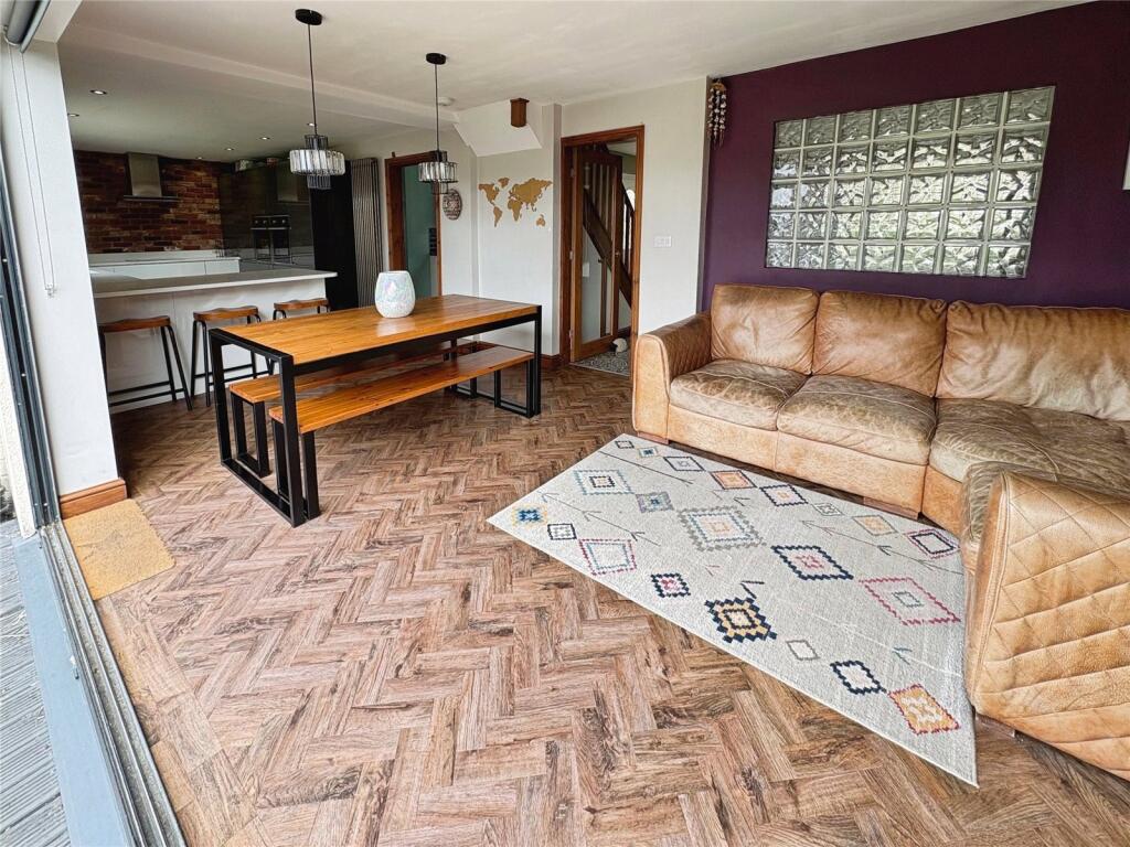 Living/Dining Area