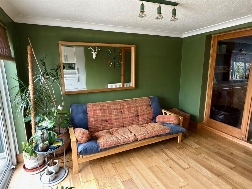 BREAKFAST ROOM AREA.jpg