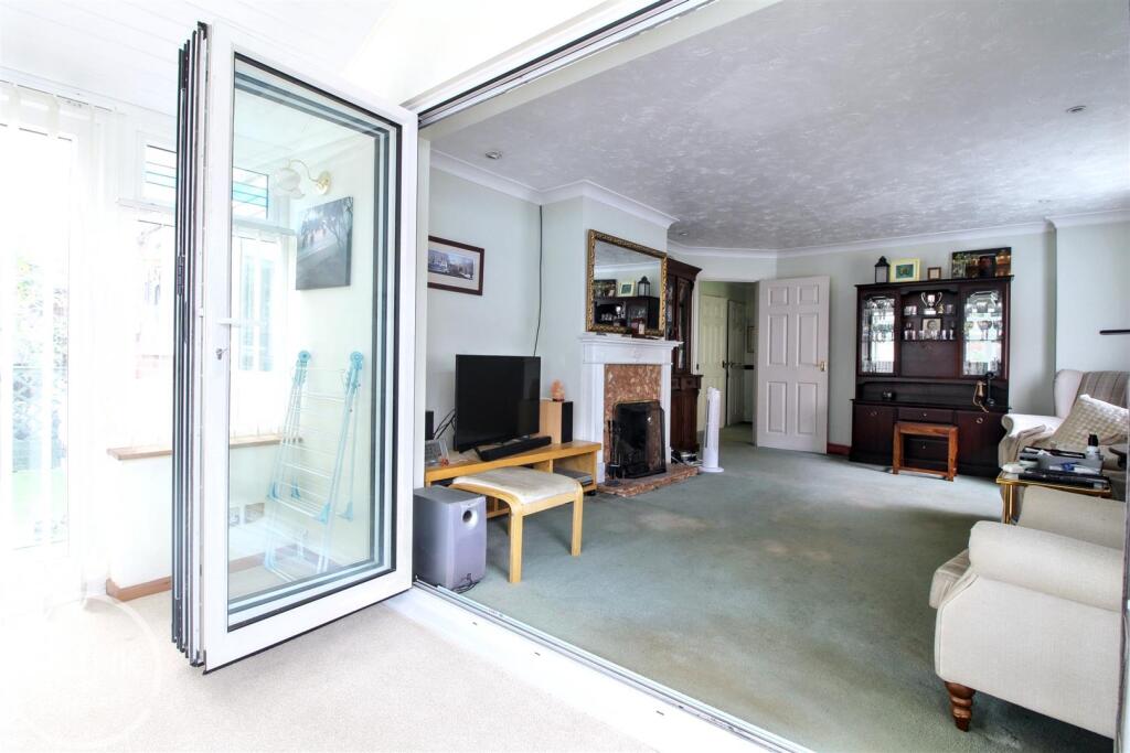Conservatory/Lounge