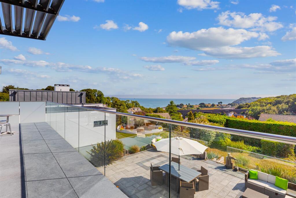 A09 - Bascombe Road, Brixham, Eastleigh House - 25