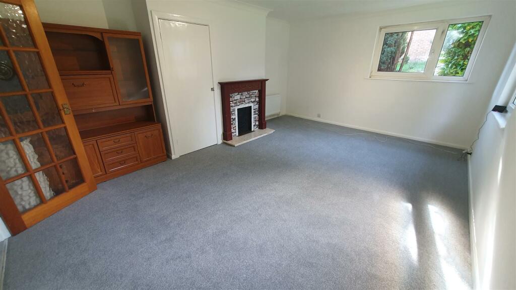3. Lounge.jpg