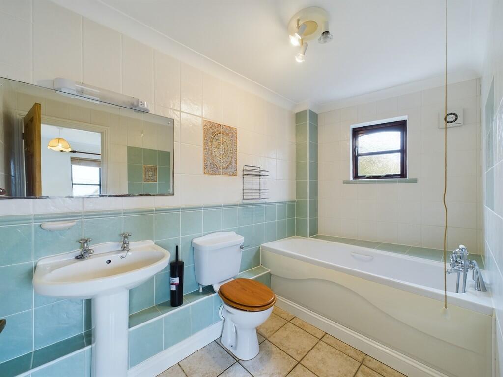 CAM02089G0-PR0194...