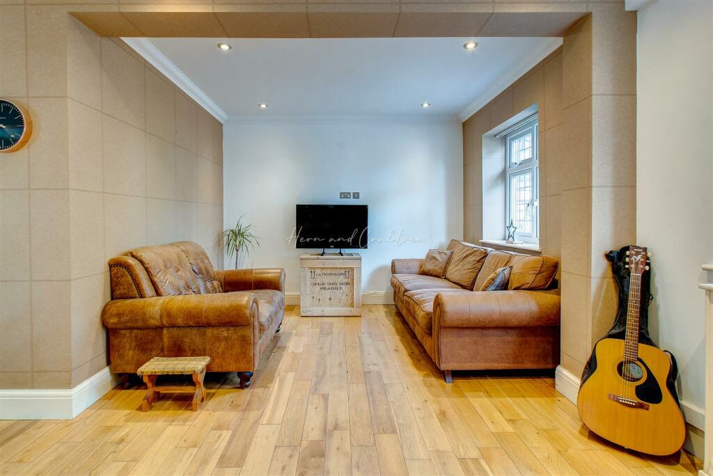 Holybush Road, Cyncoed, HernCrabtree (36).jpg