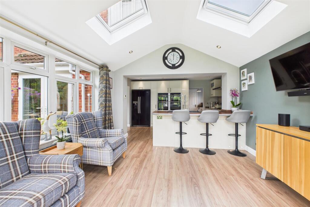 Kitchen/Garden Room