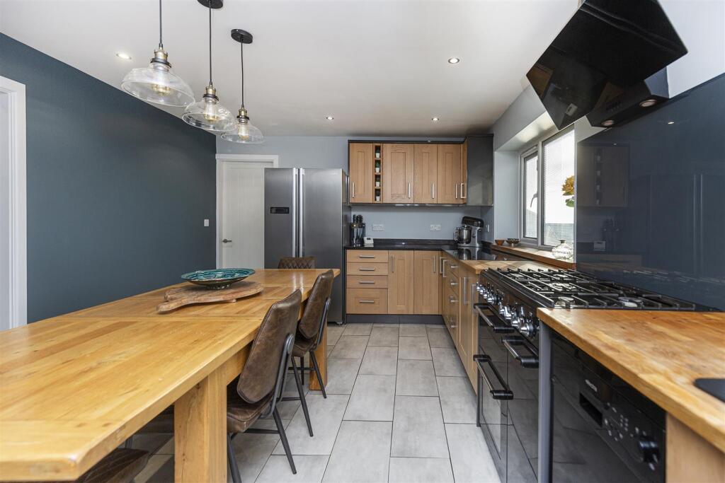 Bramleys Estate Agents - Walkley Terrace - Heckmon