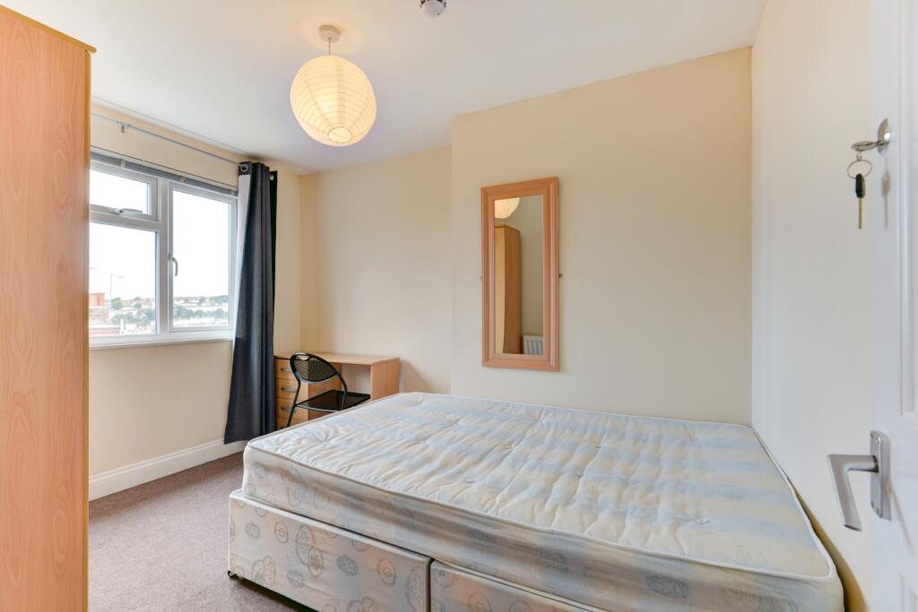 97 Whippingham Road Bedroom 6 (3)