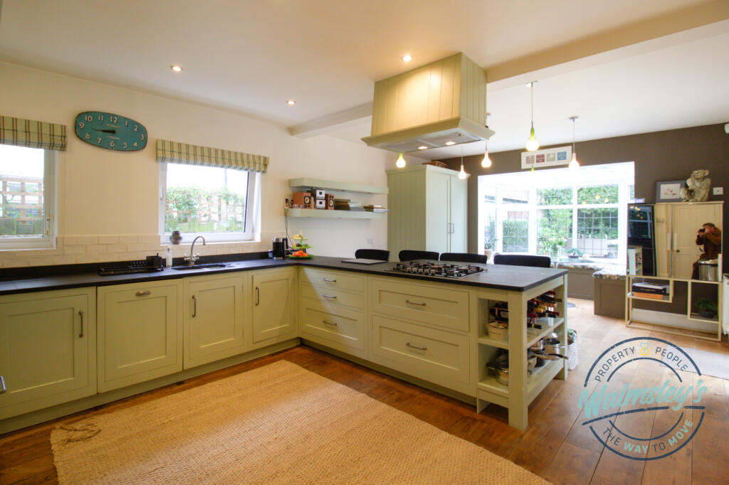 Kitchen dining room