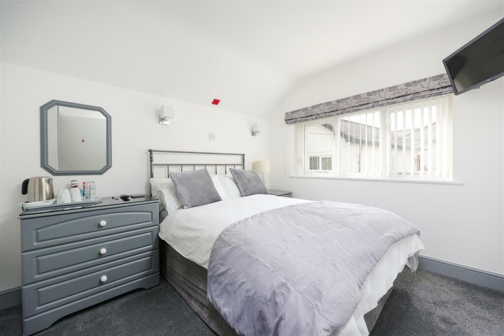 Room 4.JPG