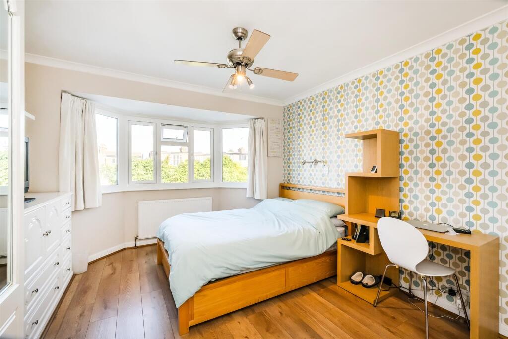 10, Priory Close-14.jpg