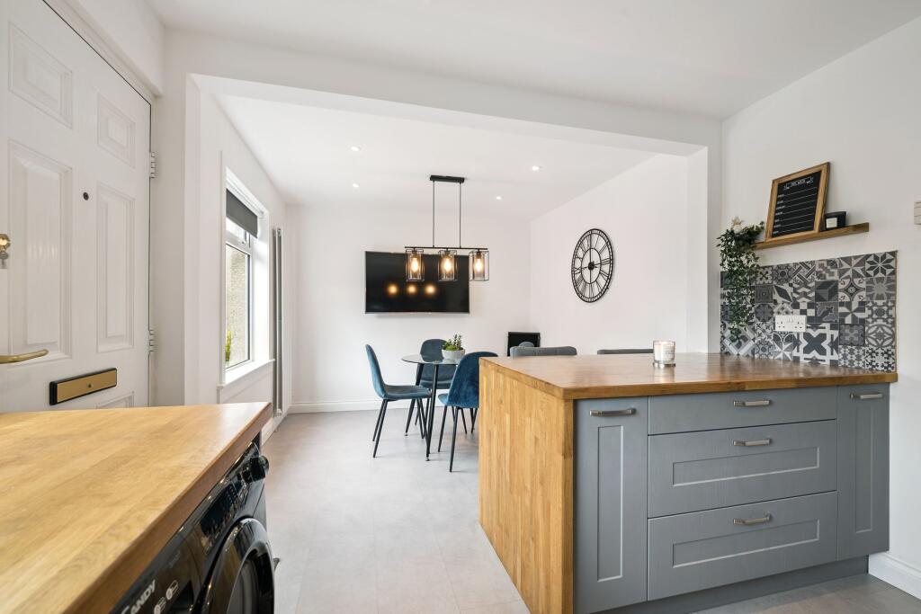 Kitchen / Dining Room