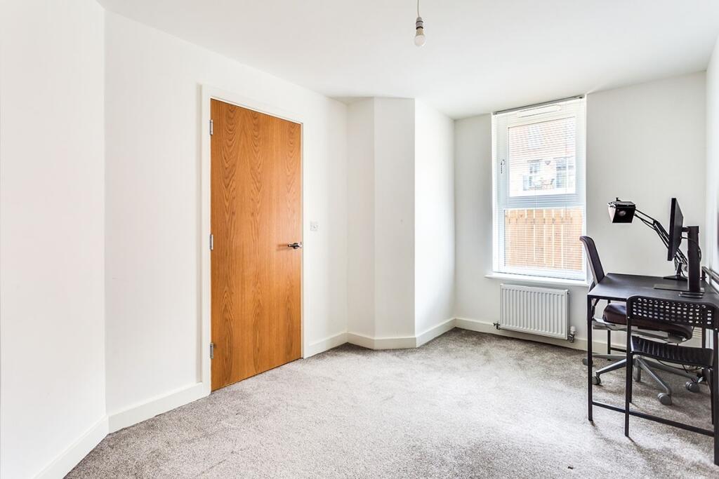 Bedroom/Reception Ro