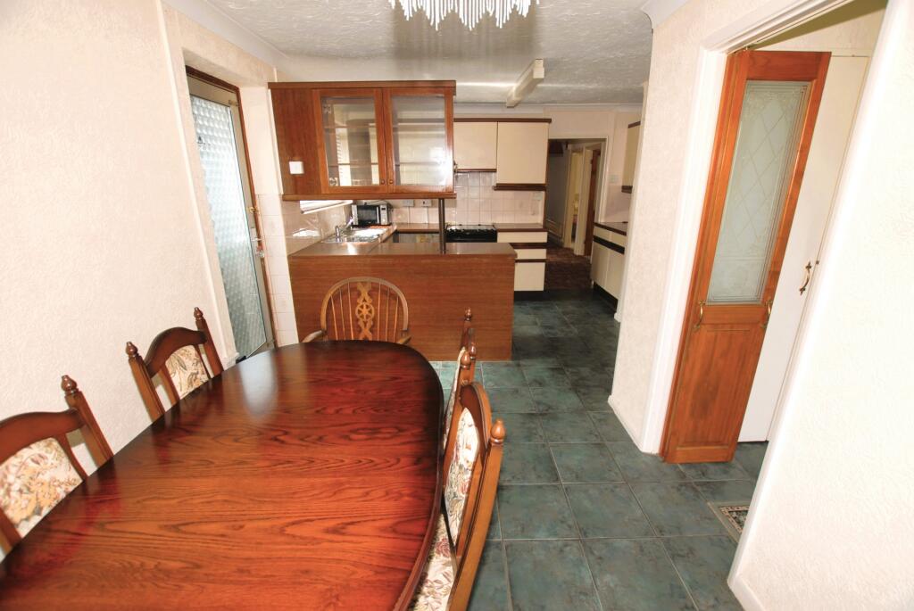 Kitchen/Breakfast rm