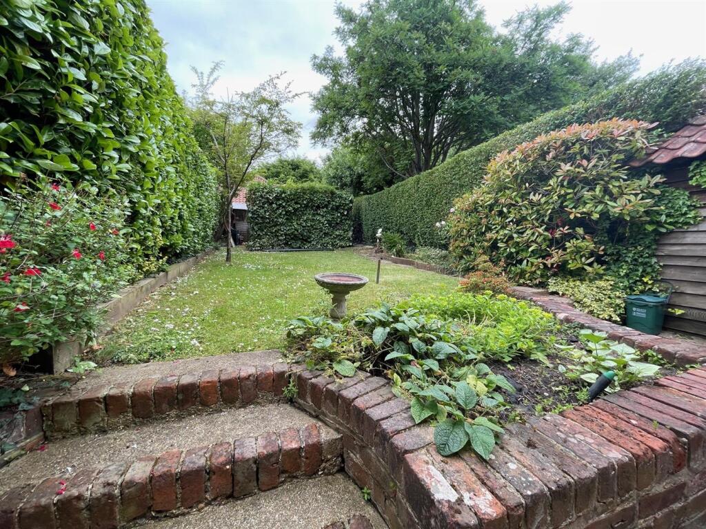 2 Walden Place Garden.jpg