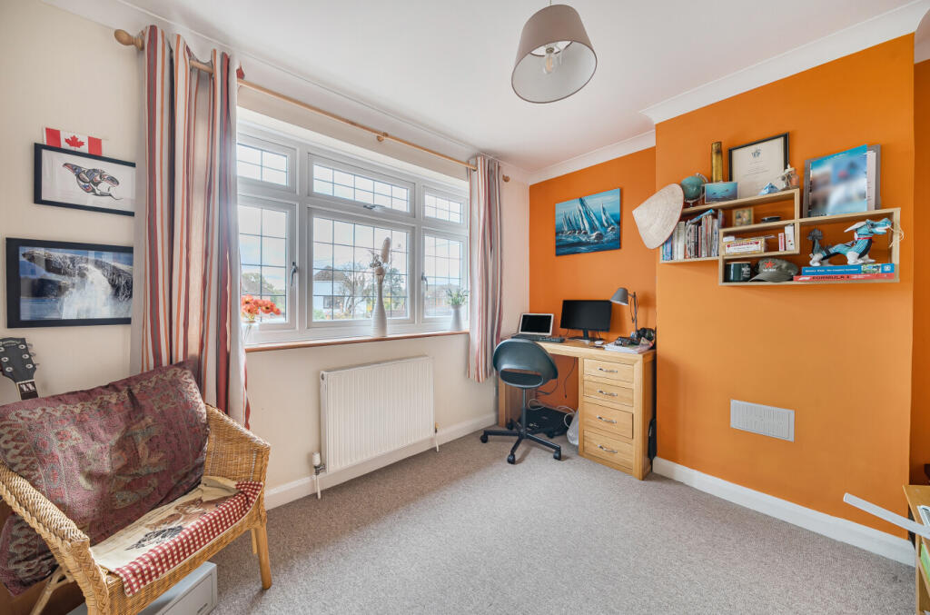 1375827-5-690c97b...