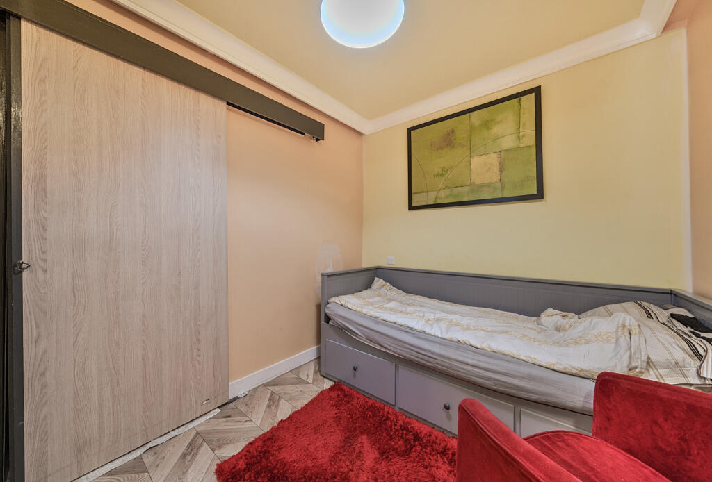 1304047-12-683ef5...