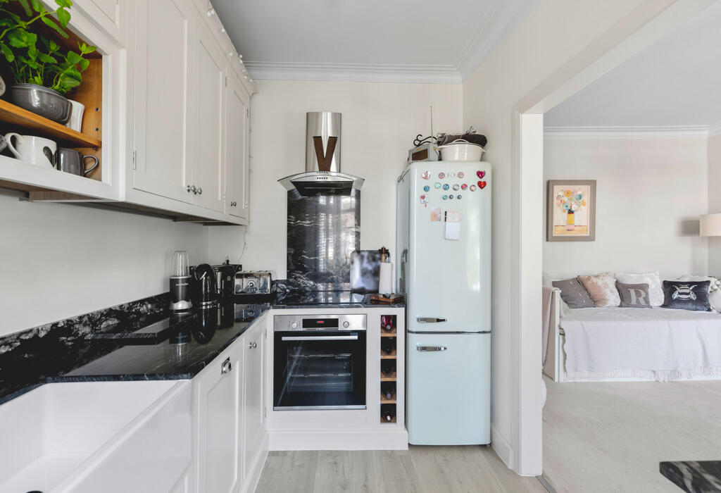 Oakfield Road, plenty of storage