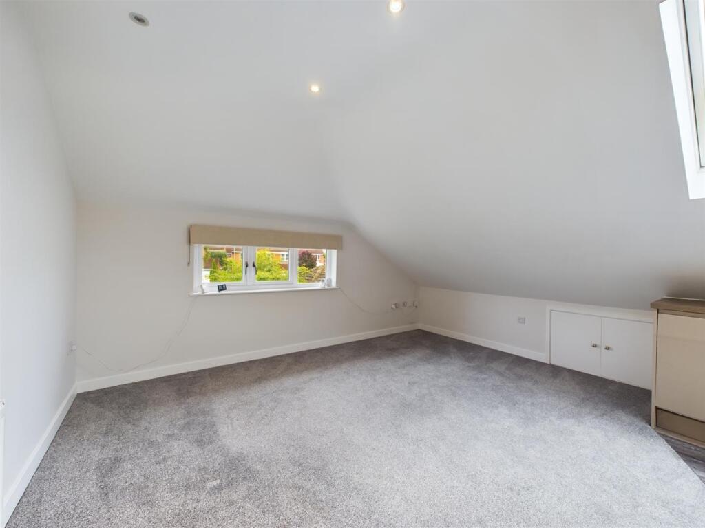 CAM02319G0-PR0135-ST