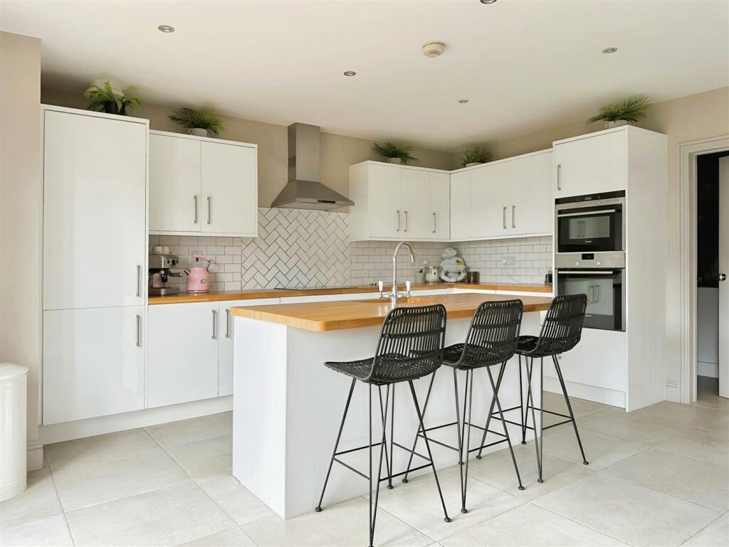 Living/ Dining Kitchen