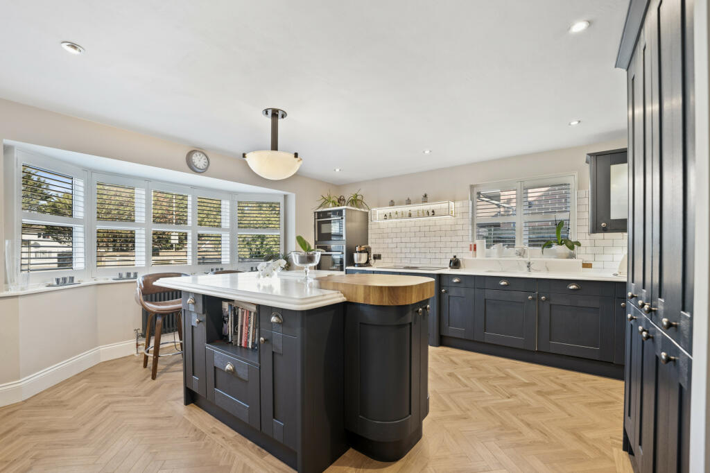 KITCHEN /BREAKFAST ROOM