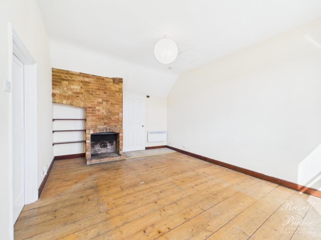 CAM02127G0-PR0334-STILL005