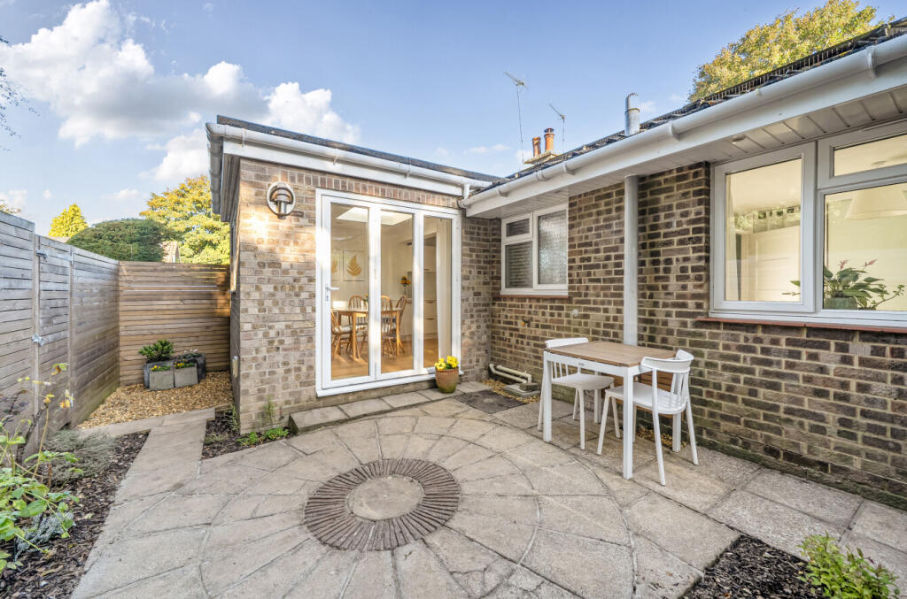 1364459-22-68e784...