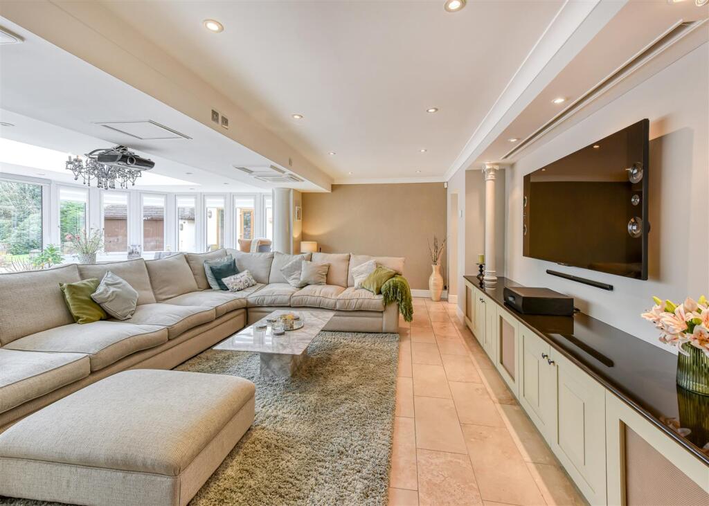 The Old Coach House-lounge3.jpg