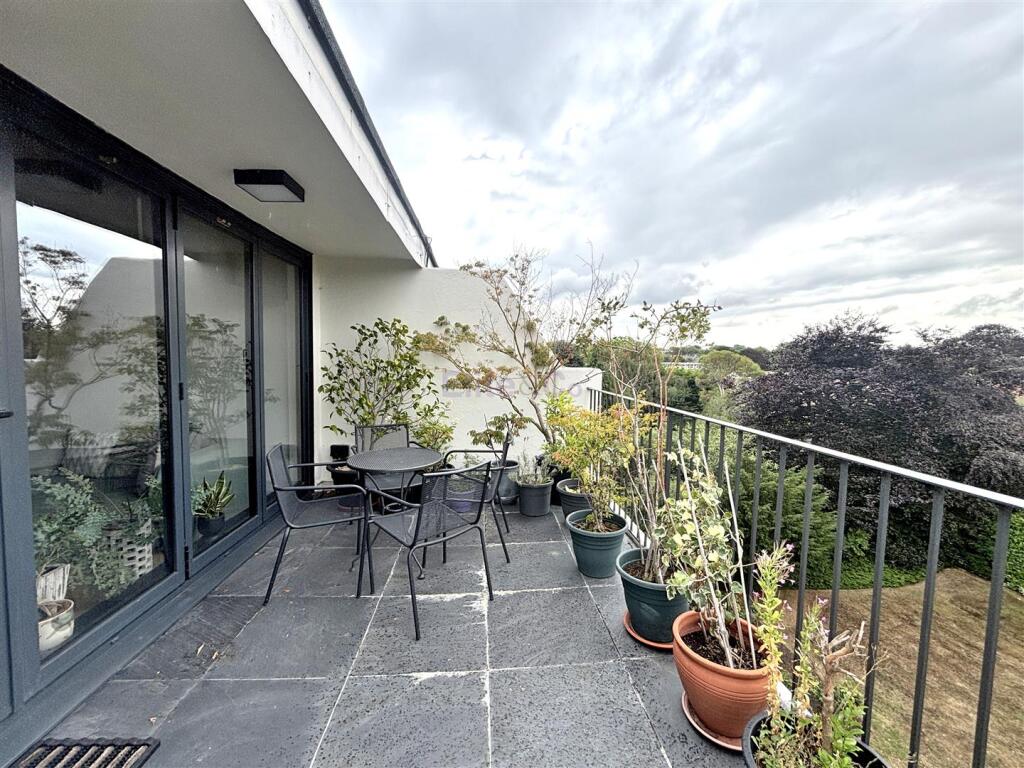 Balcony/Roof Terrace