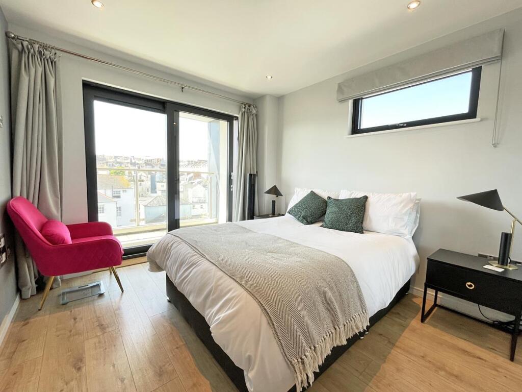 Peirson House 63 - Bed 1.jpg