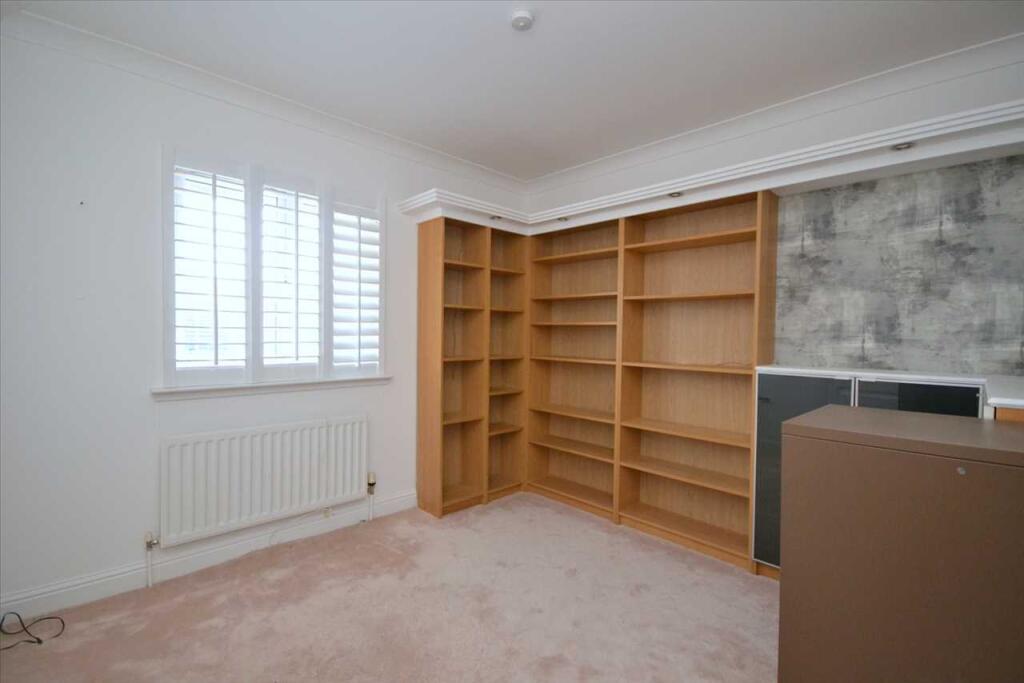 Bedroom 6 / Office