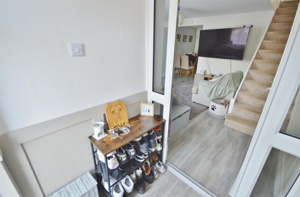 ENTRANCE PORCH