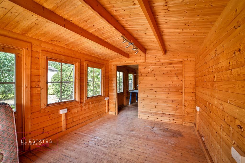 Cabin2.jpg