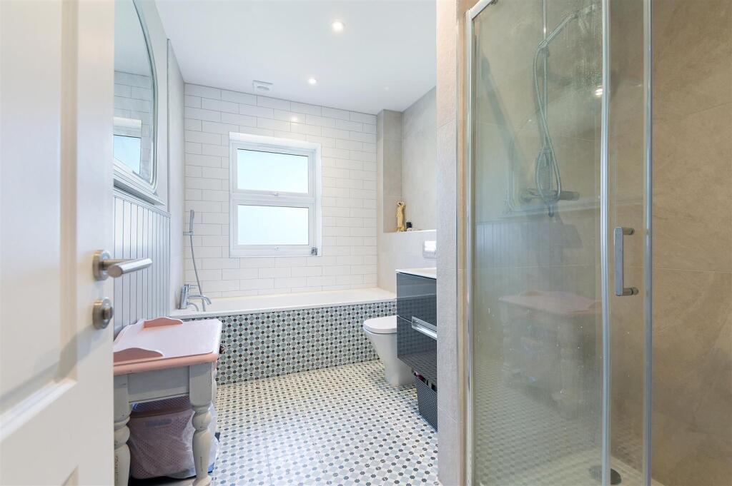 BRUNSWICK CLOSE,6  (5).jpg