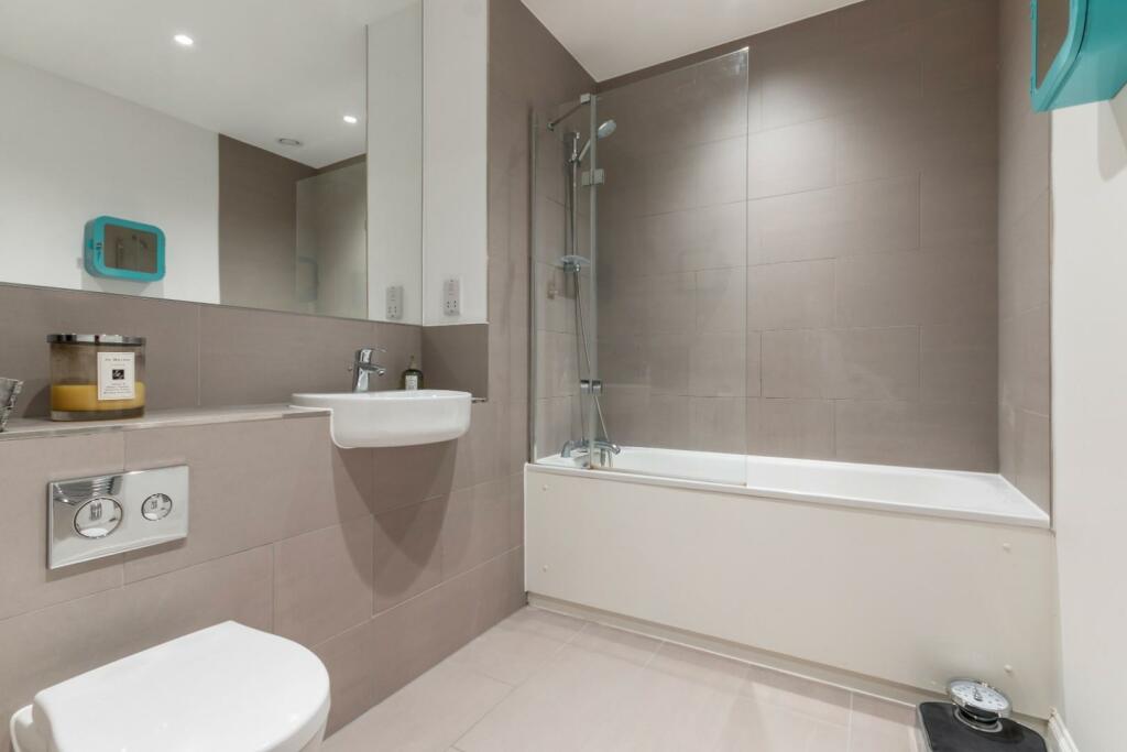 25 Concord Court Ph5.jpg