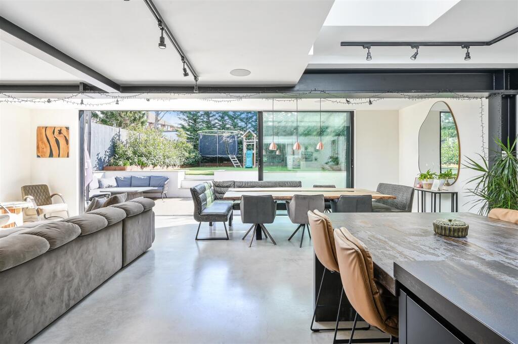 CHAPEL WAY, 102 (10).jpg