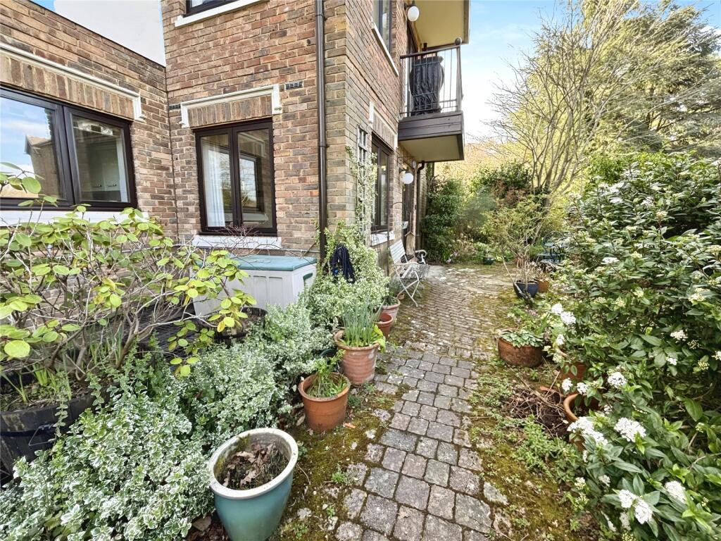 Private Courtyard