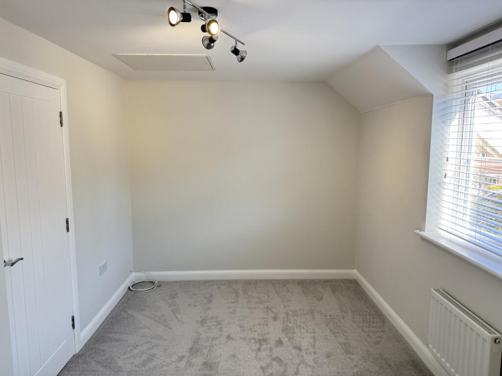 1 Underhay - top bed
