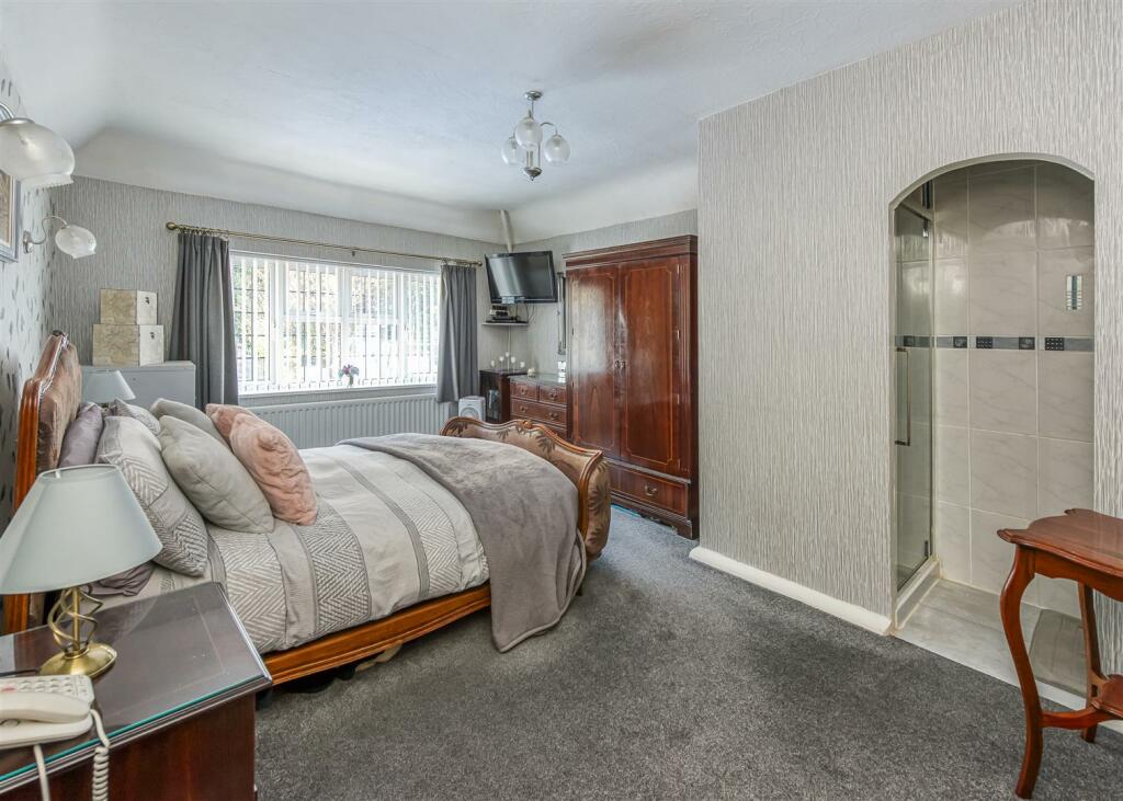44 Gervase Drive-Bedroom 1.jpg