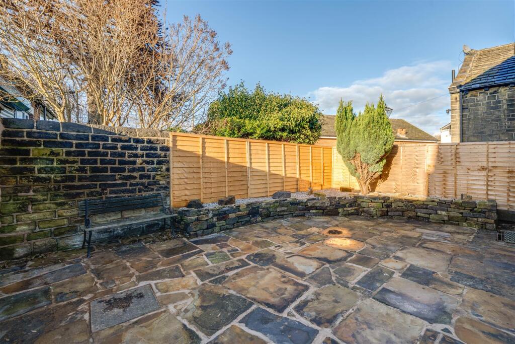 4 Cliffe End Road-18.jpg