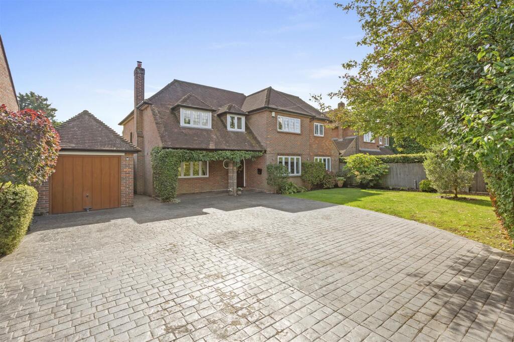 23 Marlow Road, HP11 1TA-25.jpg