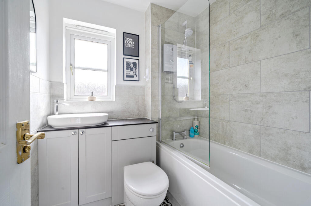 1348371-23-68b704...