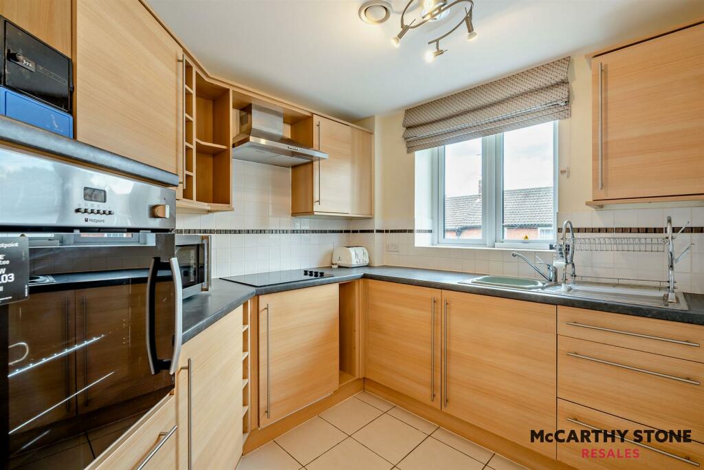 8599175-interior07-800.JPG