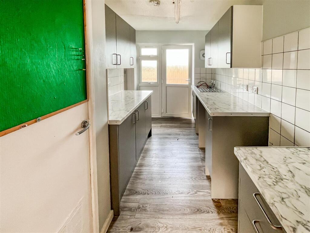 56, Cox Tor Road Tavistock, Devon, PL19 9JG | Holl