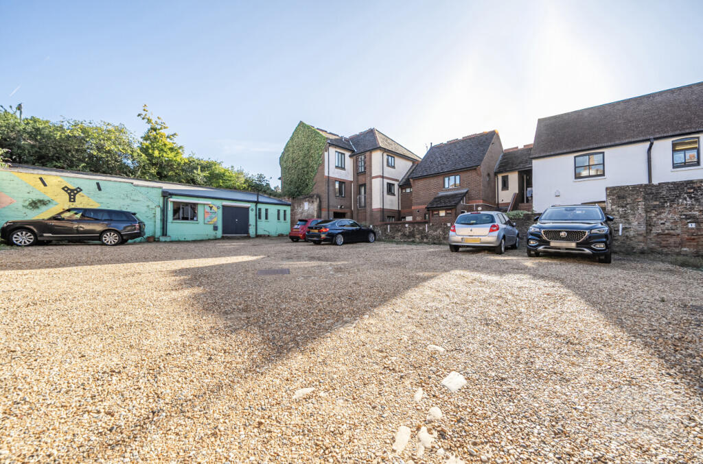 dca6525d-3f09-49d...