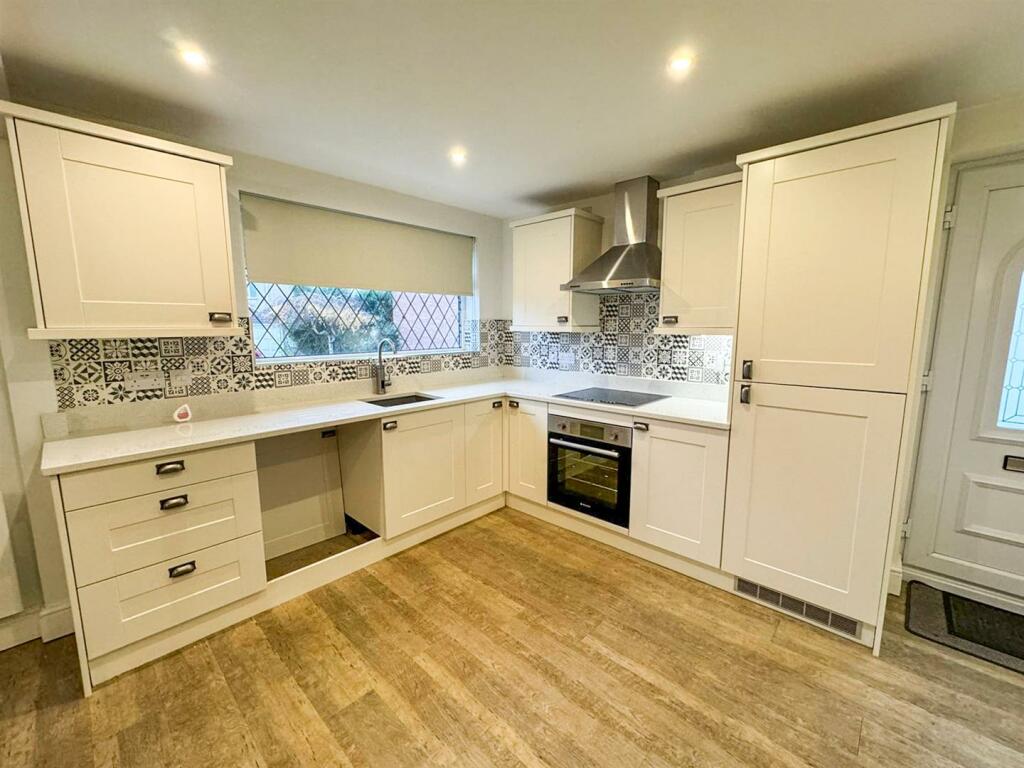 LOUNGE/DINING/KITCHEN 1