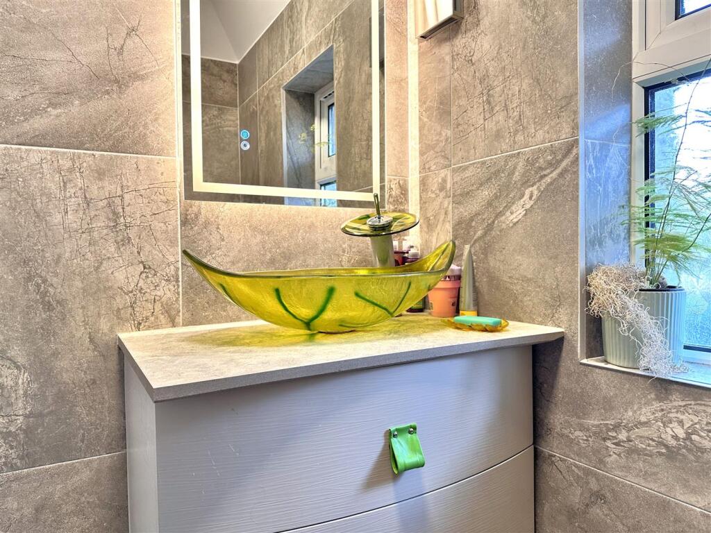 Stylish Modern Interior 989