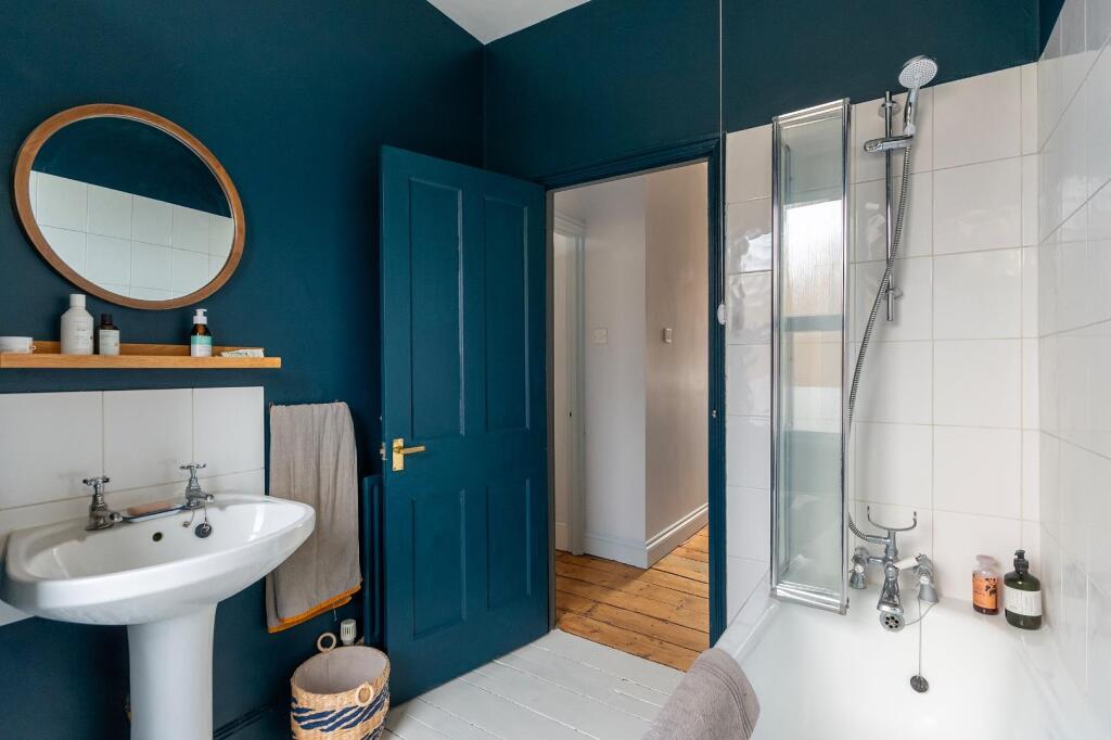 3A5SBR - Bathroom A.jpg