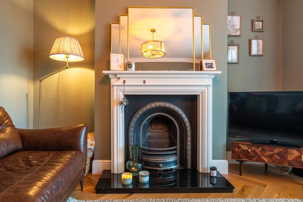 Glasllwch Crescent-16