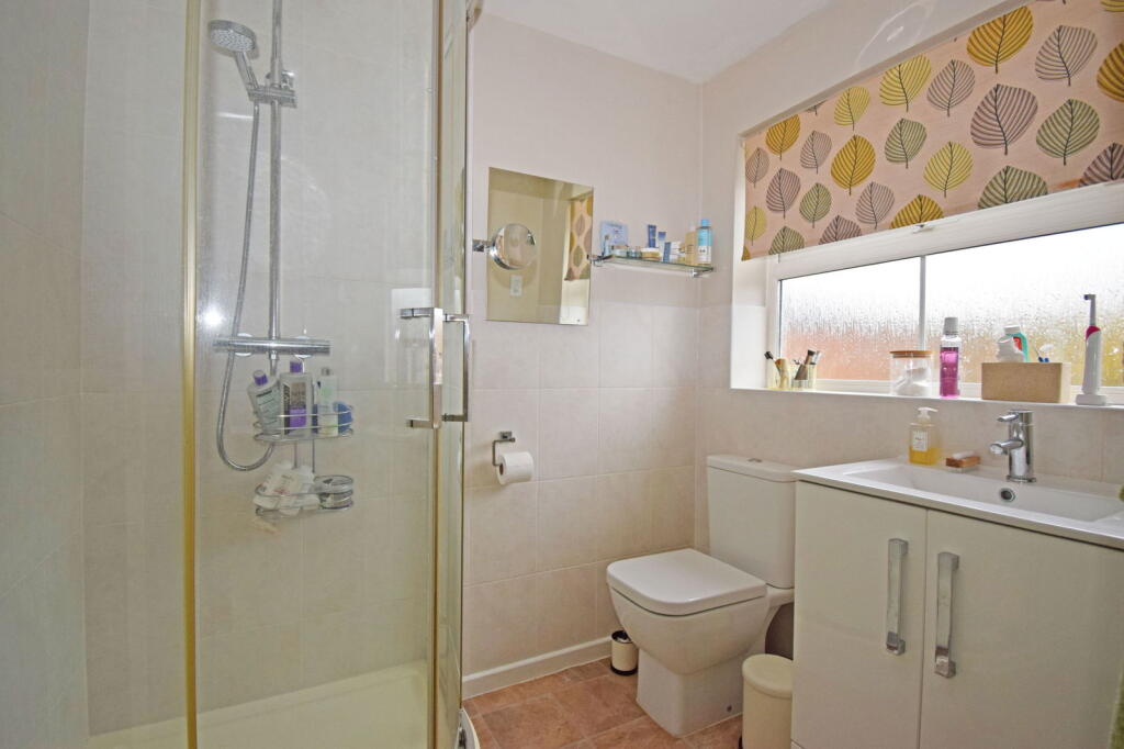 11 Aerial Way, Wychbold, Worcestershire, WR9 7PZ